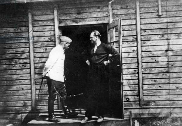 Prisons. Campcommander Franz Stangl talking with his successor Kurt Franz,  Polen 1943