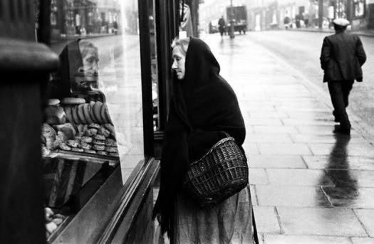 Kurt Hutton Kurt Hutton Wird photo