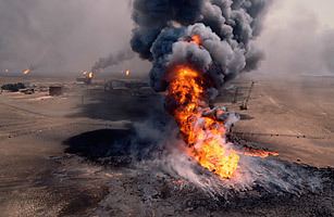 Kuwaiti oil fires Kuwaiti Oil Fires Top 10 Environmental Disasters TIME
