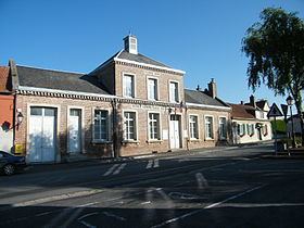 La Chaussée-Tirancourt httpsuploadwikimediaorgwikipediacommonsthu