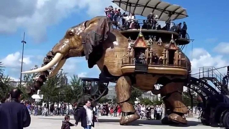 La Machine (production company) Cool Ride on a mechanic elefant Balade en lphant
