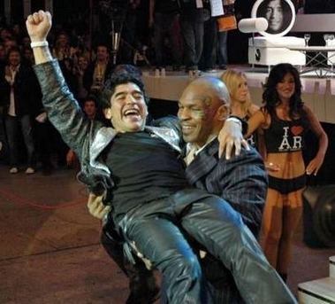 La Noche del 10 Mike Tyson in Maradona39s weekly television show 39La noche del 10