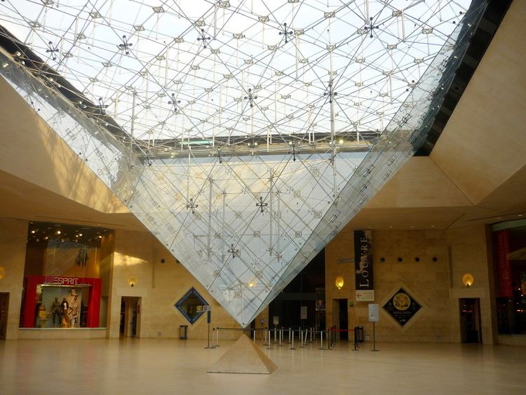 La Pyramide Inversée Paris insolite la pyramide inverse du Louvre French Moments Blog
