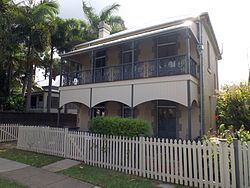 La Trobe, East Brisbane httpsuploadwikimediaorgwikipediacommonsthu