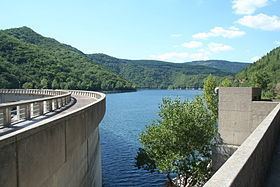 Lac d'Avène httpsuploadwikimediaorgwikipediacommonsthu