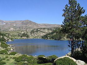 Lac de Coumasse httpsuploadwikimediaorgwikipediacommonsthu