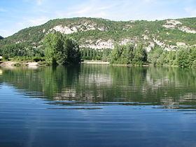 Lac de Glandieu httpsuploadwikimediaorgwikipediacommonsthu