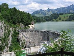 Lac de Montsalvens httpsuploadwikimediaorgwikipediacommonsthu