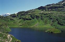 Lac de Pormenaz httpsuploadwikimediaorgwikipediacommonsthu