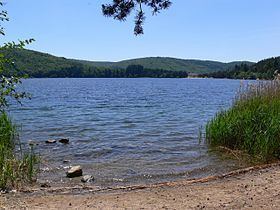 Lac d'Issarlès httpsuploadwikimediaorgwikipediacommonsthu