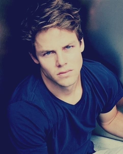 Lachlan Buchanan Lachlan Buchanan Australian actor who attended Matthew Flinders