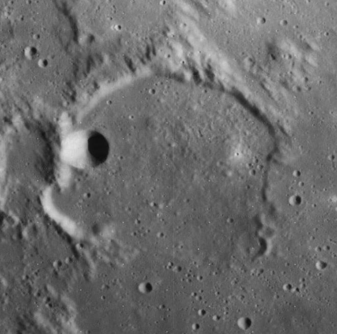 Lade (crater)