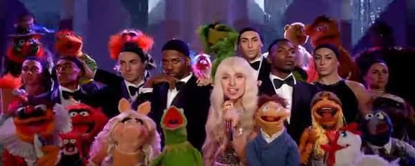 Lady Gaga and the Muppets Holiday Spectacular Lady Gaga amp the Muppets39 Holiday Spectacular Cast Images Behind