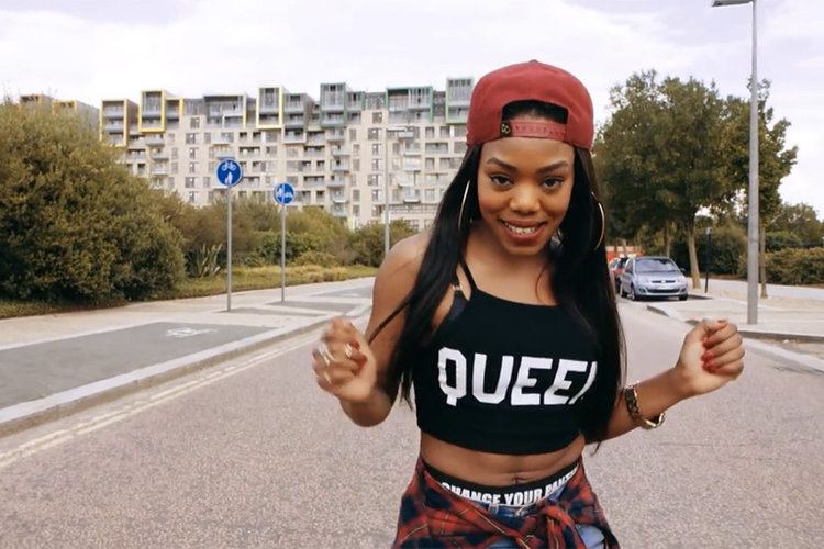 Lady Leshurr Who is Lady Leshurr and why is she telling you to brush