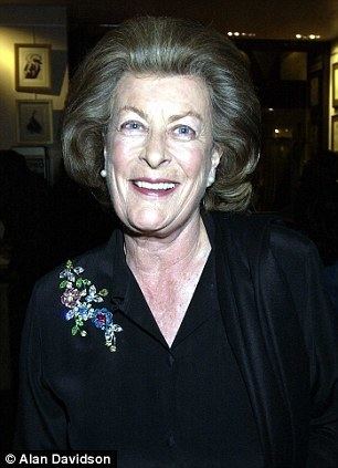 Lady Pamela Hicks idailymailcoukipix20130905article2412217