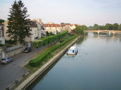 Lagny-sur-Marne mw2googlecommwpanoramiophotosmedium4627973jpg