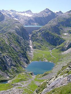Lago dei Cavagnöö httpsuploadwikimediaorgwikipediacommonsthu