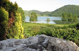 Lago di Canterno httpsuploadwikimediaorgwikipediacommonsthu