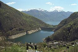 Lago di Vogorno httpsuploadwikimediaorgwikipediacommonsthu