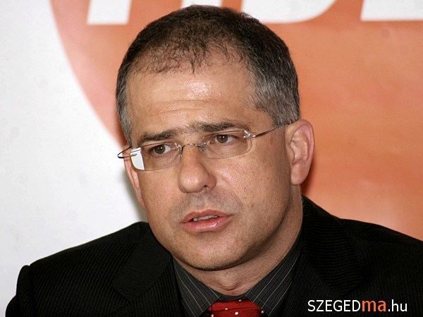 Lajos Kosa Ksa j irny 2010 cm javaslatcsomaggal kezd a Fidesz