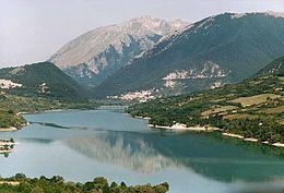 Lake Barrea httpsuploadwikimediaorgwikipediacommonsthu