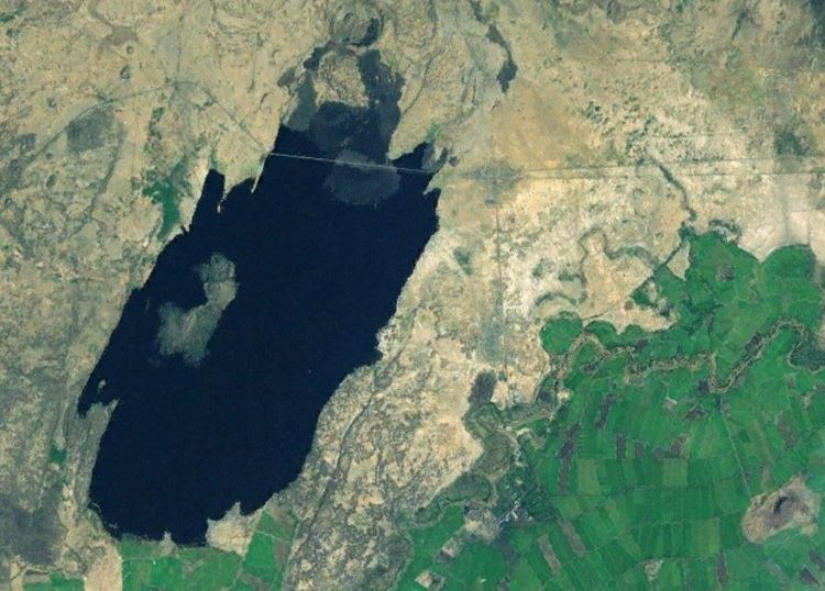 Lake Basaka httpsuploadwikimediaorgwikipediacommons11