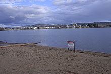 Lake Burley Griffin httpsuploadwikimediaorgwikipediacommonsthu