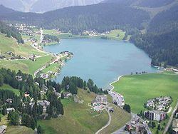 Lake Davos httpsuploadwikimediaorgwikipediacommonsthu