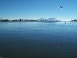 Lake Ewauna httpsuploadwikimediaorgwikipediacommonsthu