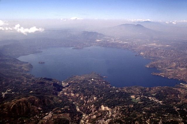 Lake Ilopango httpsuploadwikimediaorgwikipediacommonsee