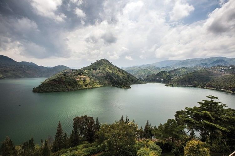Lake Kivu httpsd267cvn3rvuq91cloudfrontnetiimageskiv