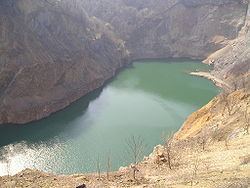 Lake Ledinci httpsuploadwikimediaorgwikipediacommonsthu