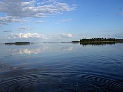 Lake Leksozero httpsuploadwikimediaorgwikipediacommonsthu