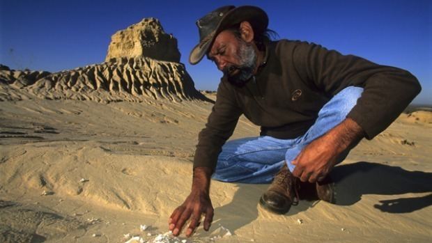 Lake Mungo Lake Mungo National Park bare bones of history