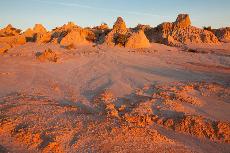 Lake Mungo The Meeting Place Share Mungo Culture Visit Mungo National Park