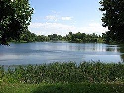 Lake Raadi httpsuploadwikimediaorgwikipediacommonsthu
