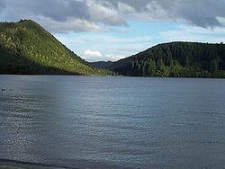 Lake Tikitapu httpsuploadwikimediaorgwikipediacommonsthu