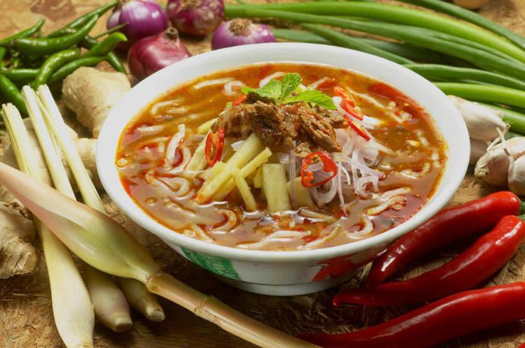 Laksa Malaysia Airlines adds Laksa Bars at KL lounges Islamic Tourism