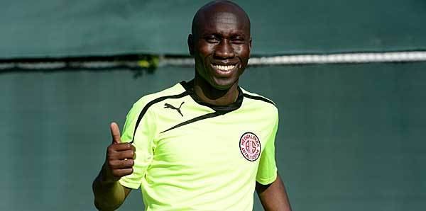 Lamine Diarra Yusuf imek39ten Lamine Diarra39ya sulama Antalyaspor