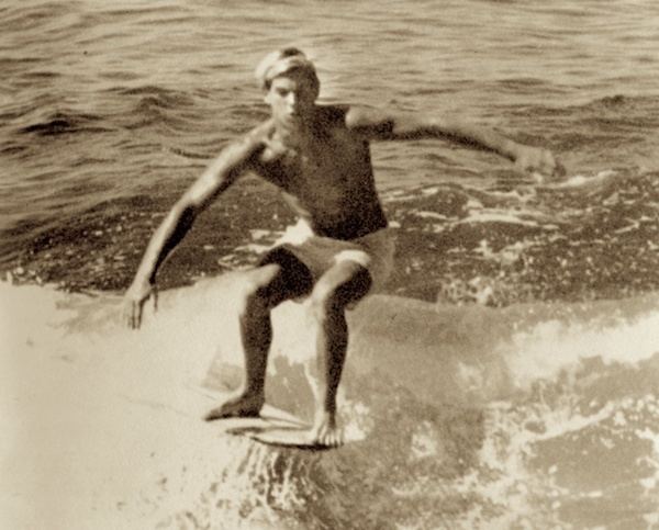 Lance Carson LANCE CARSON GOES LEFT SETS RECORD STRAIGHT Encyclopedia Of Surfing
