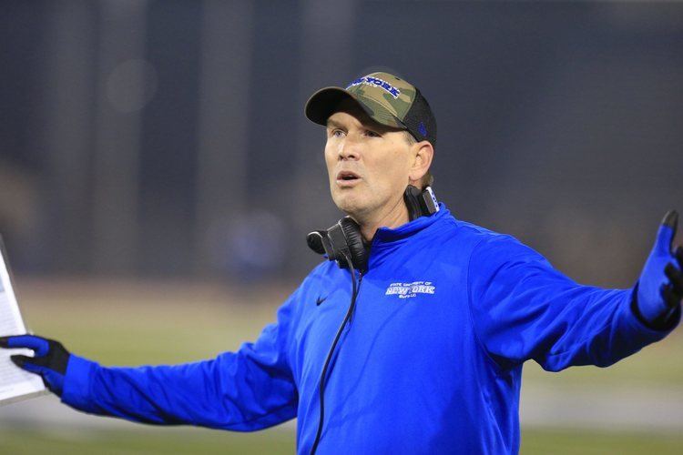 Lance Leipold UB extends Lance Leipolds contract through 2020 season The