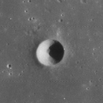 Landsteiner (crater)
