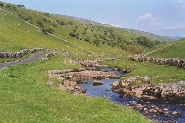 Langstrothdale Langstrothdale Andy Beecroft ccbysa20 Geograph Britain and