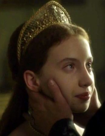 Laoise Murray Laoise Murray as Elizabeth I Tudor History Photo