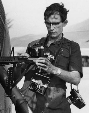 Larry Burrows Larry Burrows and his Leicas 1971 Life Magazines warphotographer