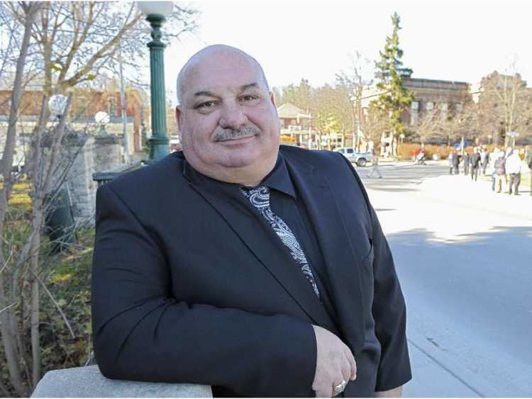 Larry Miller (Canadian politician) MP Larry Miller apologizes for niqab remarks on radio