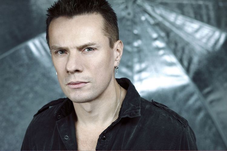 Larry Mullen Jr. 1000 images about Pictures of Larry Mullen from U2 on Pinterest