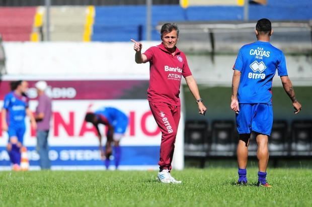 Larry Pinto de Faria Caxias decide o ttulo da Copa Larry Pinto de Faria neste domingo