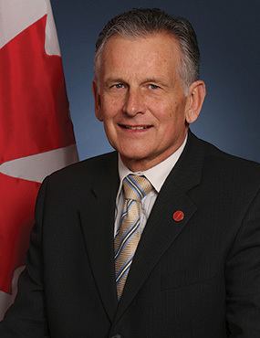 Larry Smith (Canadian politician) httpssencanadacamedia26360sen2870largejpg