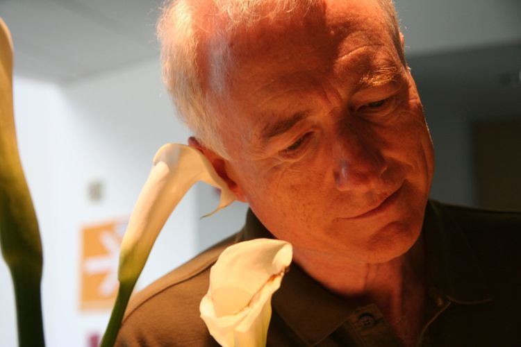 Larry Tesler FileLarry Tesler listens to Whisper 1jpeg Wikimedia